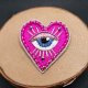 Haftowana broszka - serce z okiem