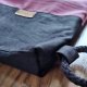 Workoplecak z upcyclingu z dodatkowymi rączkami - czarny jeans i róż