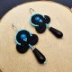 Czarno-turkusowe wiszące kolczyki sutasz