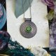 Miedziany posrebrzany wisiorek z peridotem - etniczny, boho #662