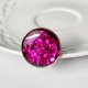 Pierścionek z dużym okrągłym fuksjowym oczkiem