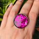 Pierścionek z dużym okrągłym fuksjowym oczkiem