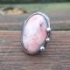 Opal różowy - pierścionek regulowany