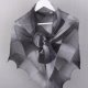 Chusta w szarościach