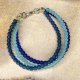 Bransoletka z koralików w odcieniach błękitu w221