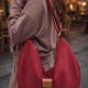 Zamszowa torba hobo Czerwona