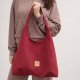 Torba Hobo z zamszu tapicerskiego Czerwona