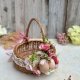 Koszyk wiklinowy z dekoracją, na stół wielkanocny