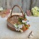 Koszyk wiklinowy z dekoracją, na stół wielkanocny
