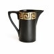 Elegancki czarny dzbanuszek ceramiczny ze złotym ornamentem – styl vintage / glamour
