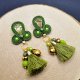Zielone kolczyki sutasz z chwostami