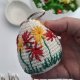 Ręcznie robiona PISANKA na szydełku - BRELOCZEK z haftowanymi kwiatami - ozdoba wielkanocna handmade