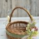 Koszyk wiklinowy z dekoracją, na stół wielkanocny