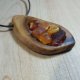 Zawieszka Wisior drewno bursztyn