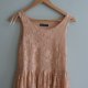 Pudrowa Koronkowa sukienka na lato