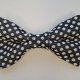Mucha Kokarda dla Psa lub kota – Czarna w białe kropki