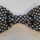 Mucha Kokarda dla Psa lub kota – Czarna w białe kropki