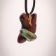 Wisiorek z drewna Amarantu z turkusem – ręcznie rzeźbiony, artystyczne zdobienia, biżuteria z drewna, luxe wooden jewelry