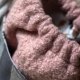 Różowo-szara listonoszka z kominem baranek