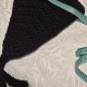Czarne Bonnet – Ręcznie robiony kapturek na szydełku (Handmade)