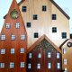 "Miasto Książek" podpórka z drewna, dla Twoich ulubionych książek.