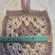Szydełkowa mini torebka w stylu boho / Etui z motywem Granny Square – krem i ciepły brąz