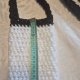 Ręcznie robiona torebka na smartfona, czarno-biała klasyka handmade