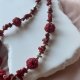 Naszyjnik choker Maliny z koralem i złotymi akcentami, soczysty letni naszyjnik handmade