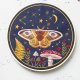 Magiczna ćma na nocnym niebie - granatowy, haft w tamborku 20 cm