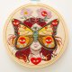 Madame Butterfly Kobieta Motyl ecru, haft w tamborku 20 cm