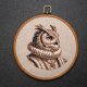 Sir Owlerton, haft w oprawie 20 cm