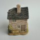 Lilliput Lane Collectable - Handmade - Little Something ❤ Plastyczna kolekcjonerska i numerowana figurka.