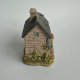 Lilliput Lane Collectable - Handmade - Little Something ❤ Plastyczna kolekcjonerska i numerowana figurka.
