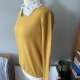 Vintage musztardowy sweter z koronkowym kołnierzem | Dzianina retro boho
