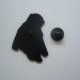 METALOWA EMALIOWANA PRZYPINKA PIN MAŁPKI