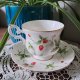 Filiżanka ze spodkiem St James Bone China poziomki truskawki