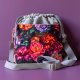 Szara torebka listonoszka z kominem w peonie