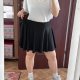 Zestaw: biała koszulka V-neck + czarna spódnico-spodenki Shein 4XL / 48 / 20