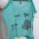 Miętowy T-shirt boho siateczka nadruk asymetryczny dół błyszczące detale 8XL / 56 / 28
