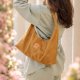 Torebka slouchy z nubuku Miodowa