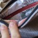 Mini kopertówka z tłoczonego weluru – jasnoszara z różowym regulowanym paskiem | Unikat handmade