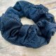 Czarna scrunchie z koronką