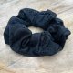 Czarna scrunchie z koronką