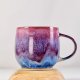 Purpurowy kubek ceramiczny z uchem, rękodzieło, kamionka, sygnatura