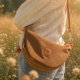Torebka crossbody z tkaniny 'wool look' Orzech Laskowy