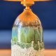 Ceramiczna lampa lawa z abażurem z rafii, zieleń i złoto, handmade