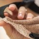 Nerka handmade z pudroworóżowego baranka unikatowa saszetka Raspberi
