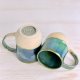 Duży zielono-niebieski kubek ceramiczny z uchem, nakrapiany, rękodzieło, kamionka, sygnatura