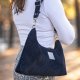 Sztruksowa mini torebka slouchy Czarna