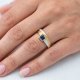 Srebrny, częściowo pozłacany pierścionek z naturalnym szafirem (4 mm)